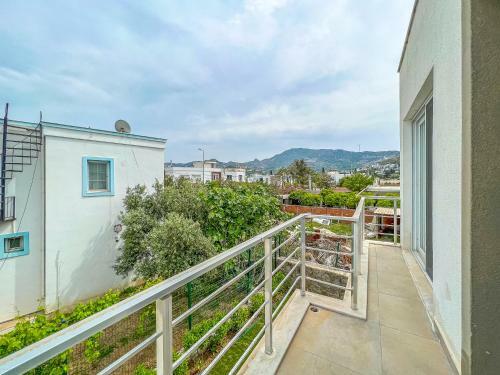 Duplex Villa In Yal?kavak With A Beautiful Garden