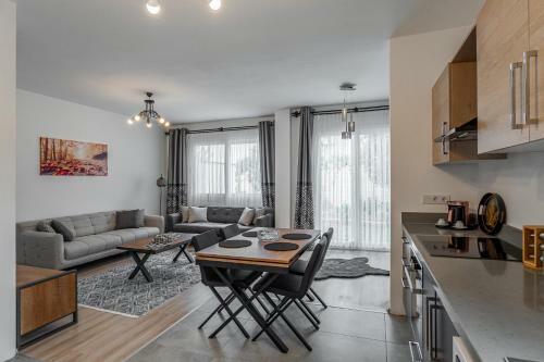 Duplex Villa In Yal?kavak With A Beautiful Garden