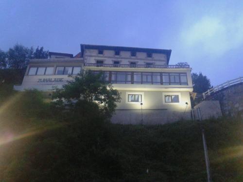 Hotel Zumalabe