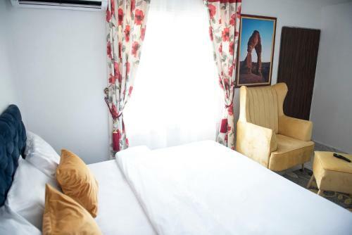 Cozy 3 Bedroom Apart - 24hrs Elect/wifi/security