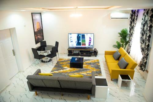 Cozy 3 Bedroom Apart - 24hrs Elect/wifi/security