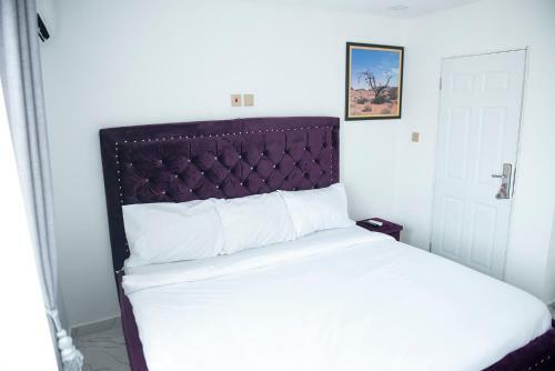 Cozy 3 Bedroom Apart - 24hrs Elect/wifi/security