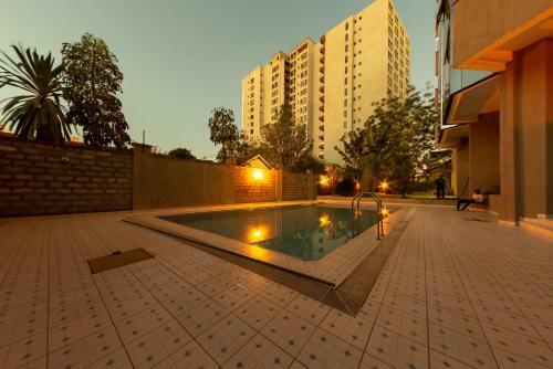 Nairobi Elegant 2-bedroom Apartment With Pool/gym