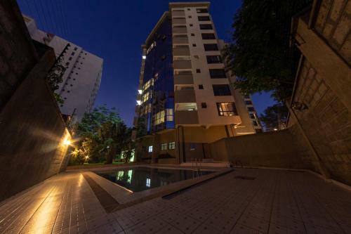 Nairobi Elegant 2-bedroom Apartment With Pool/gym
