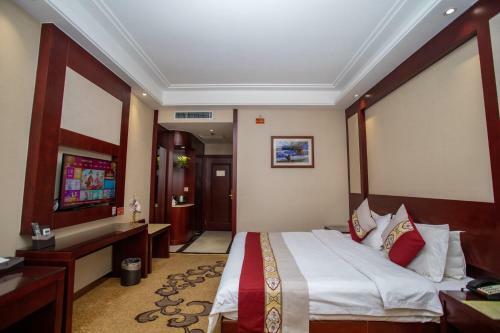 Thw Hotel