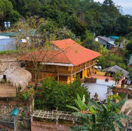 Kha B?n Homestay