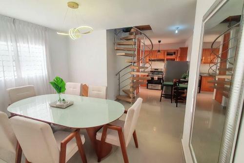 Apart. Bbq, Jacuzzi Y Vista Al Mar, 4hb/ac.