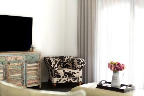 Chic Retreat