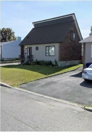 Stunning 2-bed House In Gatineau