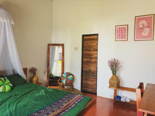 Lodge M�i L� Home & Cafe