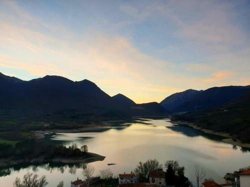 La Porticina. Your Lake View Home.