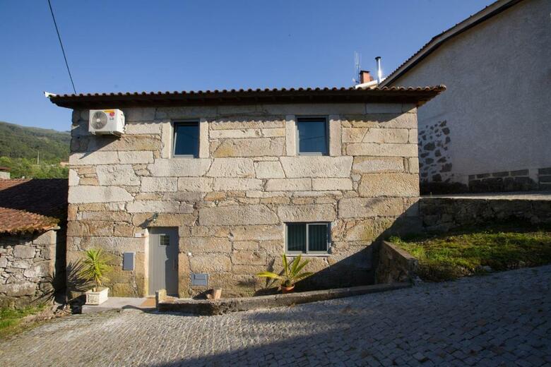 Pedra Bela - Cozy House W/ Private Jacuzzi @ Geres