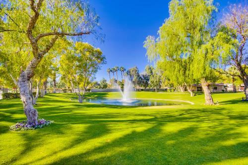 Hotel Emerald Desert Rv Resort