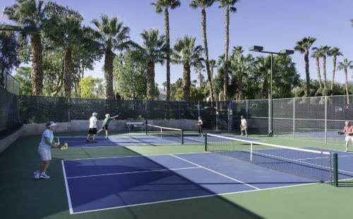 Hotel Emerald Desert Rv Resort