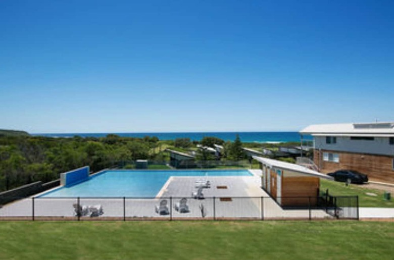 Caves Beachside Hotel