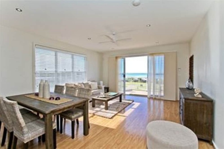 Caves Beachside Hotel