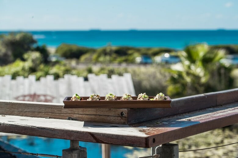 Caves Beachside Hotel