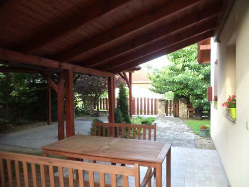 Kinga House