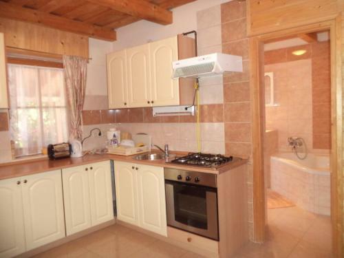 Kinga House