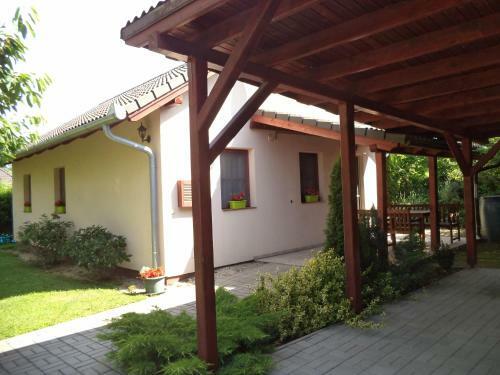 Kinga House