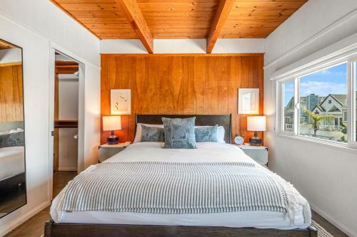 Mid-century Modern Beach Gem & Studio