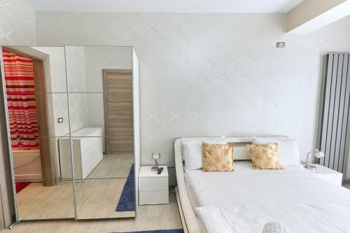 Redmarine Apartment Alezzi Spa N Pool Resort- Parking
