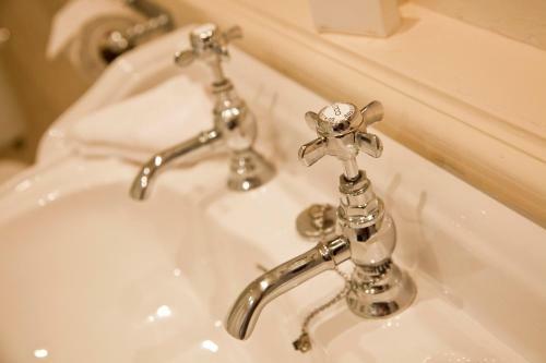 Rowton Hall Hotel And Spa