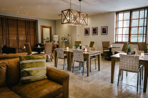 Rowton Hall Hotel And Spa