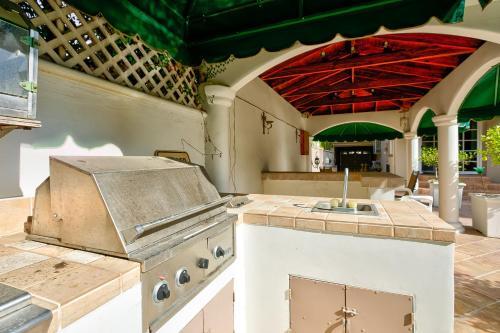 Benedict Canyon Oasis