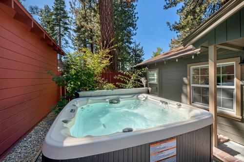 Manzanita Holiday