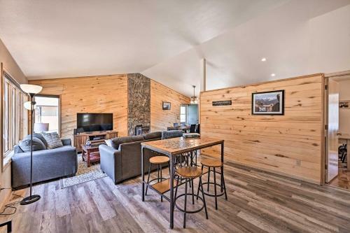 Charming Buena Vista Home With Hot Tub And Deck!