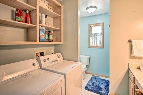 Charming Buena Vista Home With Hot Tub And Deck!