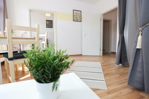 Full House Studios - Little Mill Apartment - Ntflx + Wifi