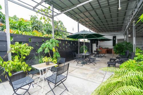 Hotel Umah Santi Depok