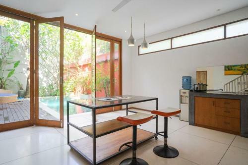 Ely's Villa