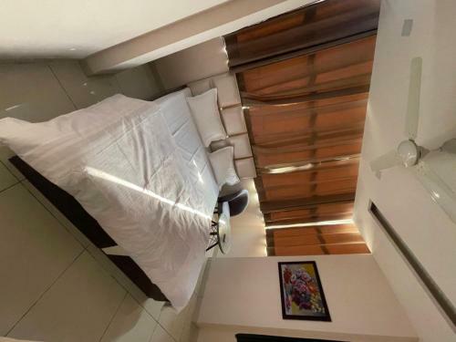 Hotel Oyo 88396 The Glory