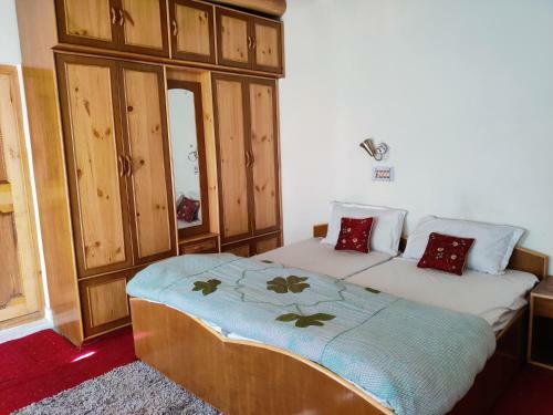 Yountan Guest House
