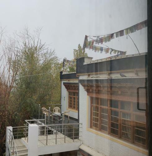 Hostal Serdung Guest House