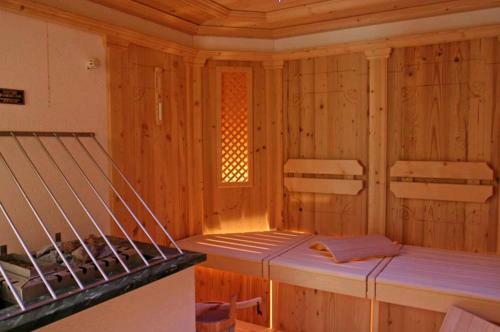 Hostal Alpenhof Strenge