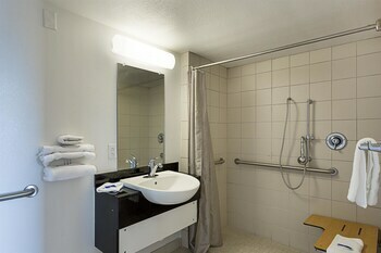 Motel 6 Baton Rouge East