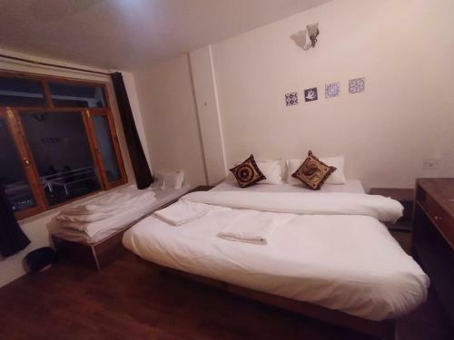 Hostal Raj Guest House