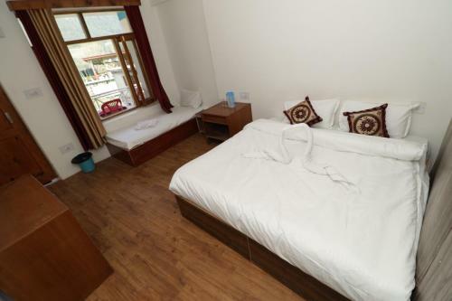 Hostal Raj Guest House