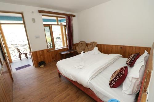 Hostal Raj Guest House