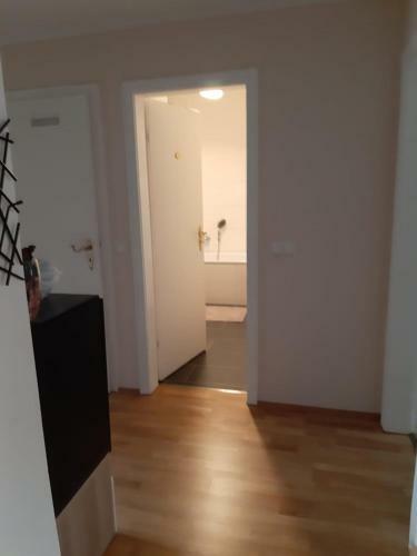 Apartamento 2 Bed/2 Baths In D�sseldorf Center Next To Kytaro