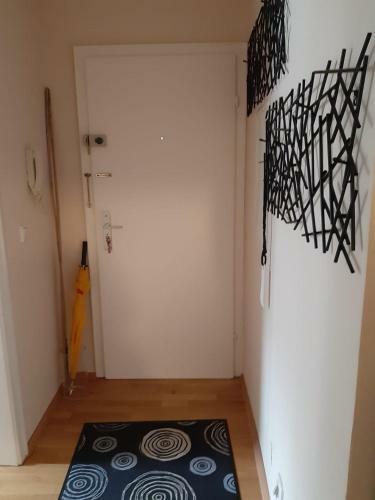 Apartamento 2 Bed/2 Baths In D�sseldorf Center Next To Kytaro