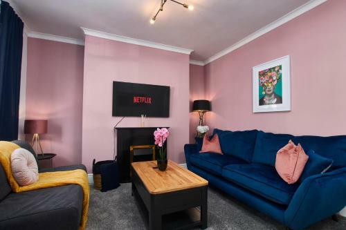Gorgeous 2br House Wparking Sleeps6 By Purestay
