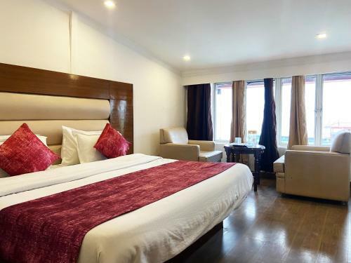 Hotel Royal Classic @ Mall Road Mussoorie