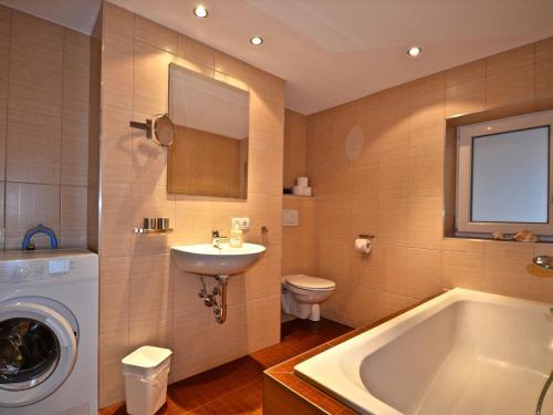 Beautiful Apartment In Umhausen With Balcony