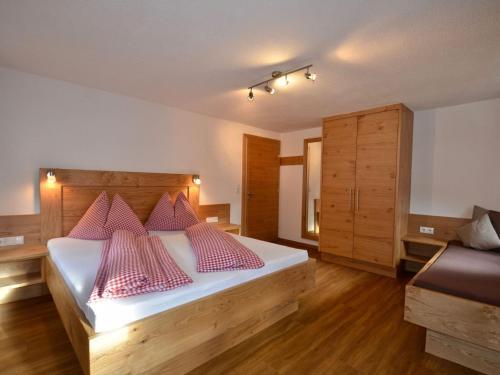 Beautiful Apartment In Umhausen With Balcony