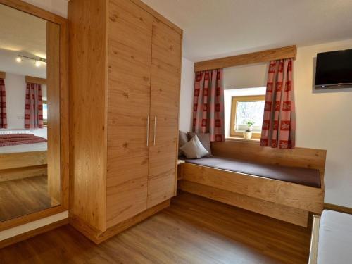 Beautiful Apartment In Umhausen With Balcony